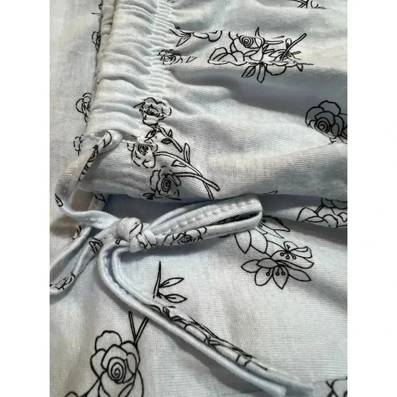 PINK LABEL pajamas sleeveless capri set roses with lace edging PLUS size 1X - Picture 5 of 10